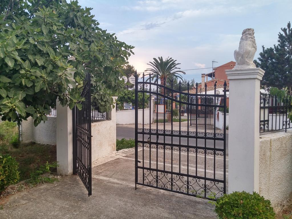 Beautiful Nearby Beach House With Garden, Private Pool And Large Yard シダリオン 部屋 写真