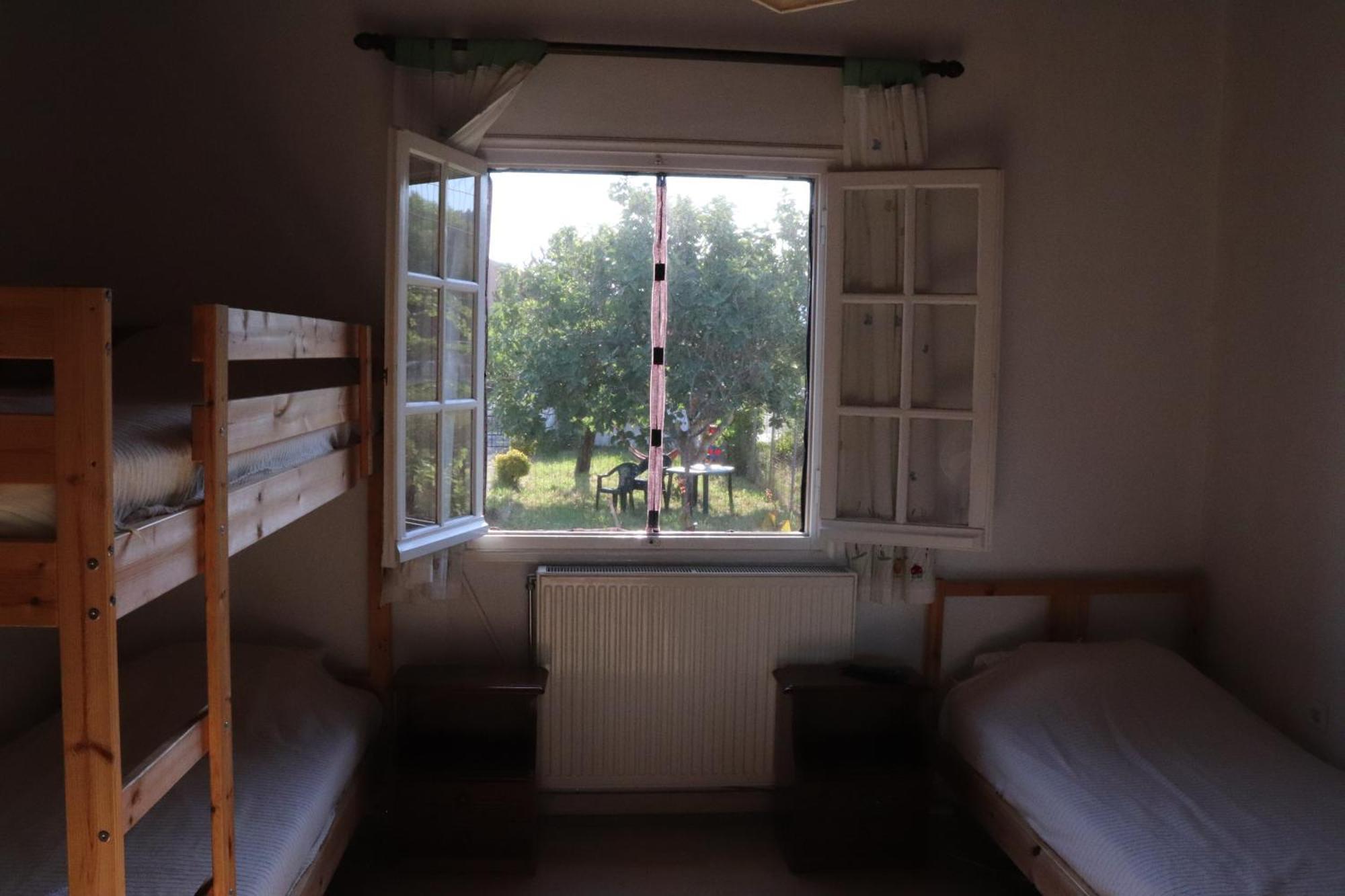 Beautiful Nearby Beach House With Garden, Private Pool And Large Yard シダリオン エクステリア 写真
