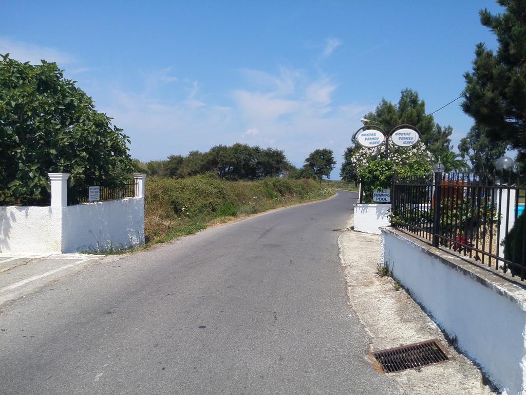 Beautiful Nearby Beach House With Garden, Private Pool And Large Yard シダリオン エクステリア 写真